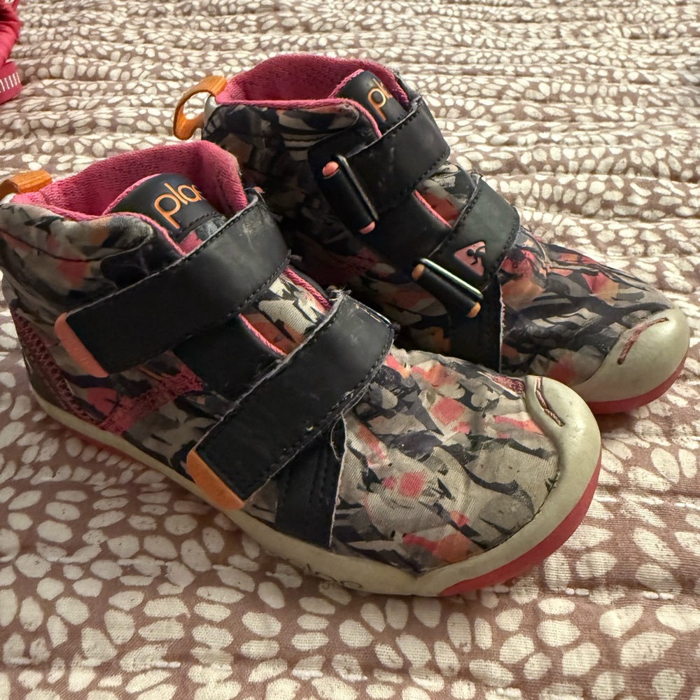 PLAE Kids' Sneakers with Camouflage and Pink Accents
